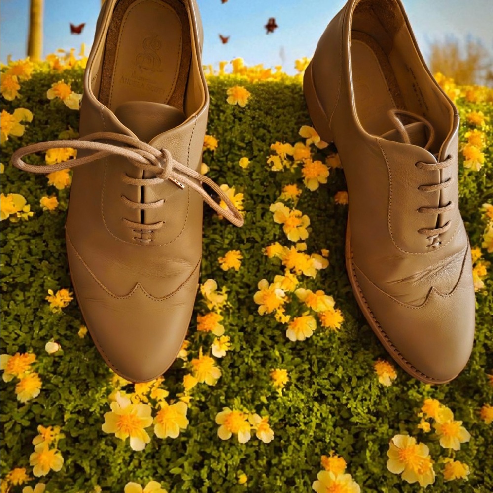 Classic Tan Women's Oxford Shoes